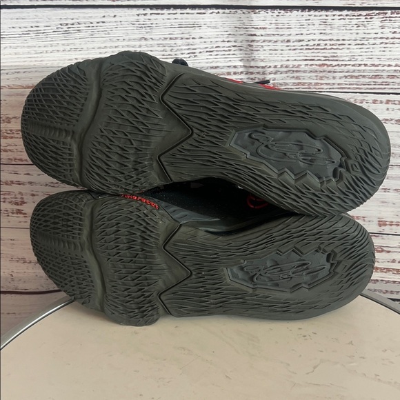 NIKE LE BRON 17 LOW BRED SHOES main image 4